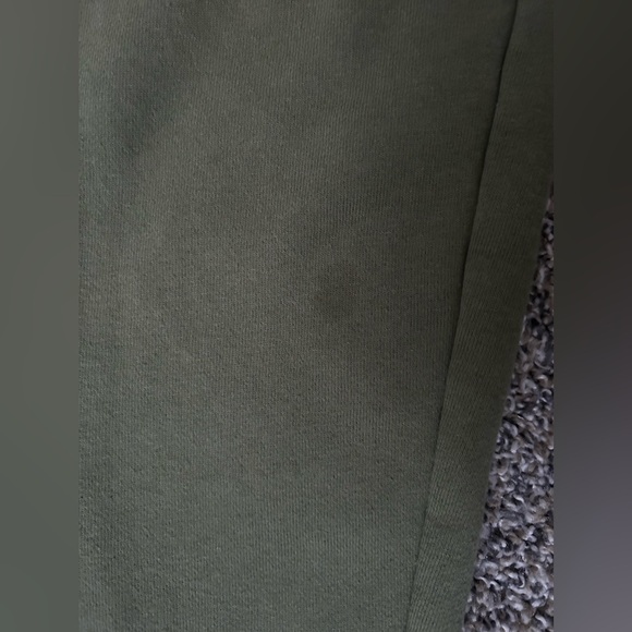 Champion Olive Green Jogger Pants Adult size small - Picture 8 of 8
